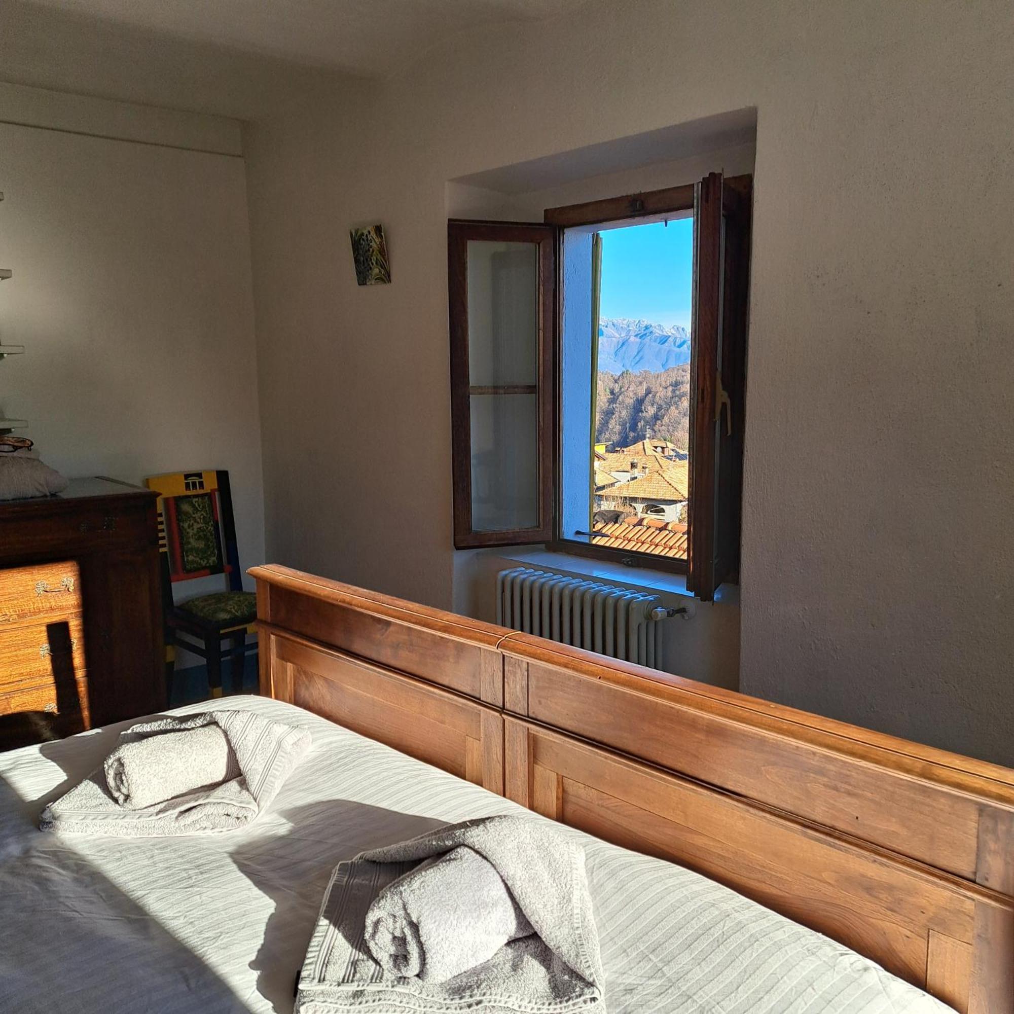 Appartamento Storico Con Giardino Soleggiato - B&B Via Rinaldi Arto Centonara Exterior foto